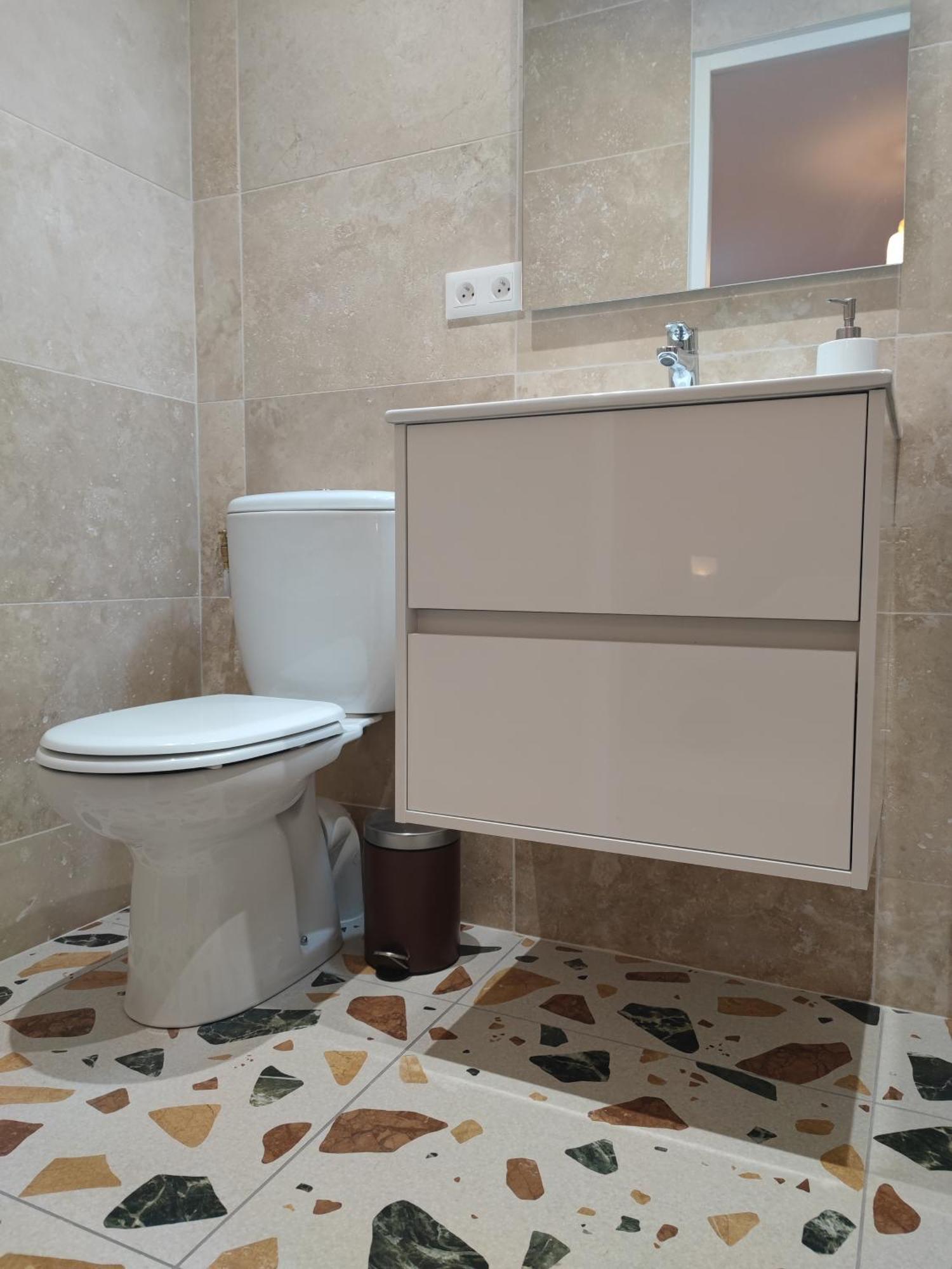 Beau Quartier Et Central, Maison Spacieuse Avec Cour, 3 Chambres, 3 Salles De Bains A 10 Min A Pied De La Gare أورلييو المظهر الخارجي الصورة
